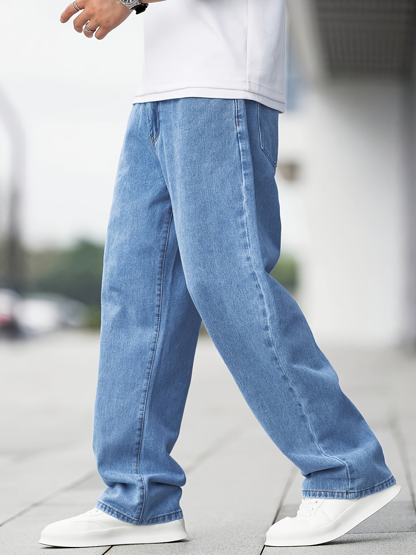 Jean Homme Casual – Jambe Large, Poches Diagonales, Délavage Clair, Coupe Droite