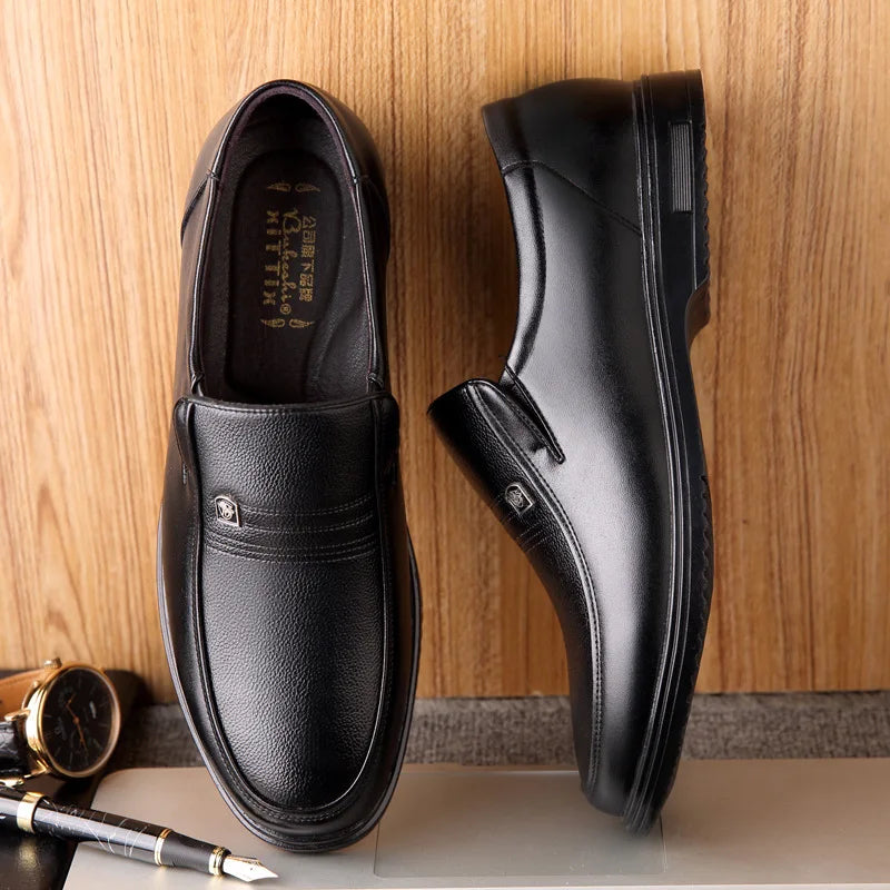 Chaussures habillées homme – mocassins en cuir noirs, respirants et élégants