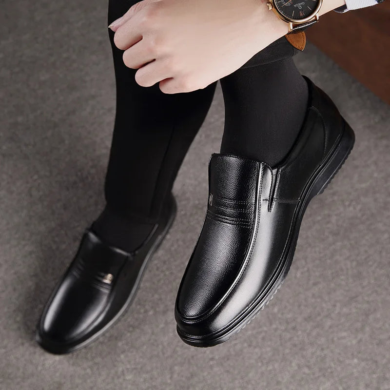 Chaussures habillées homme – mocassins en cuir noirs, respirants et élégants