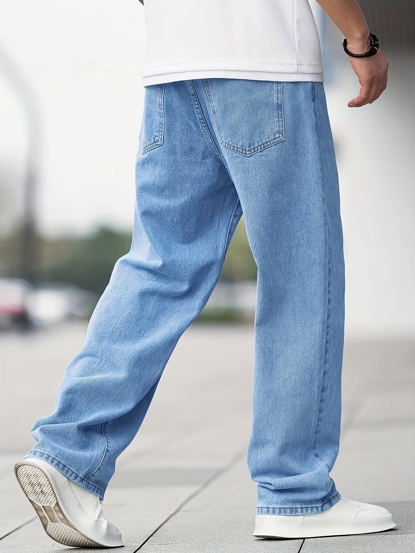 Jean Homme Casual – Jambe Large, Poches Diagonales, Délavage Clair, Coupe Droite